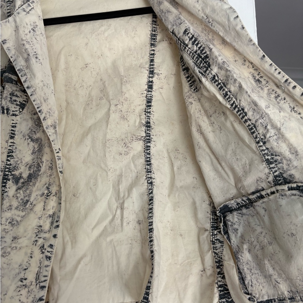 Wearables distressed looking light jacket - Picture 6 of 8